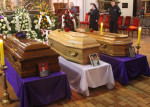 pohřeb obětí autonehody způsobené opilým řidičem v Polsku