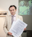 Petr_Janyska_-_Europeana_1989_-_Object_showcase foto Neil Bates Vlastní dílo [CC BY-SA 3.0 creativecommons.org prostřednictvím Wikimedia Commons